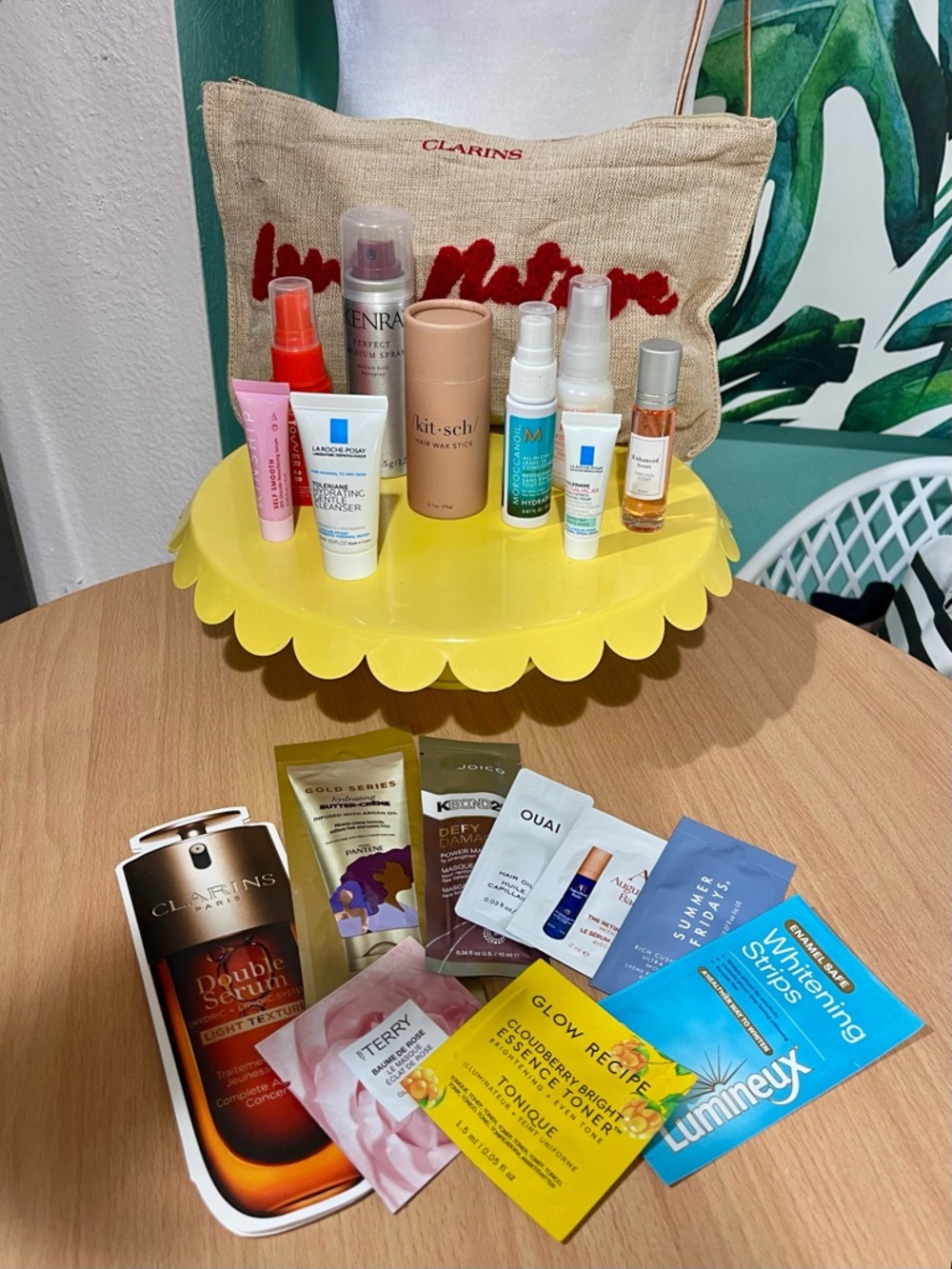 😘Clarins Beige Jute Cosmetic Tote with Red Logo,  Samples, Full and Travel Sizes